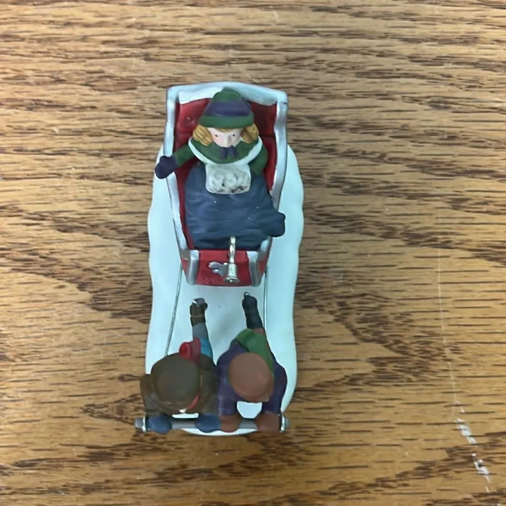 Dept 56 Winter Sleighride & Fish Monger Heritage Village Collection EUC